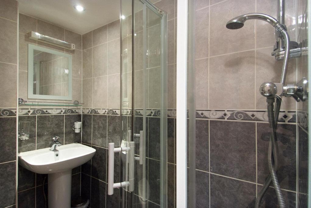 ¿Cuáles son los mejores hoteles cerca de Basildon Park? Reading Habitación foto