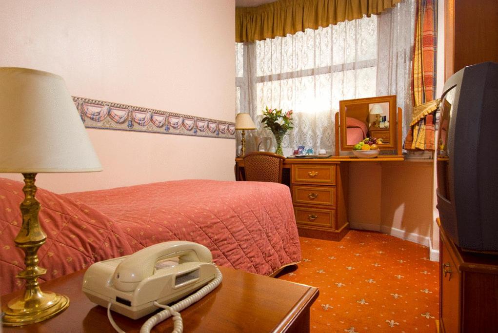 ¿Cuáles son los mejores hoteles cerca de Basildon Park? Reading Habitación foto